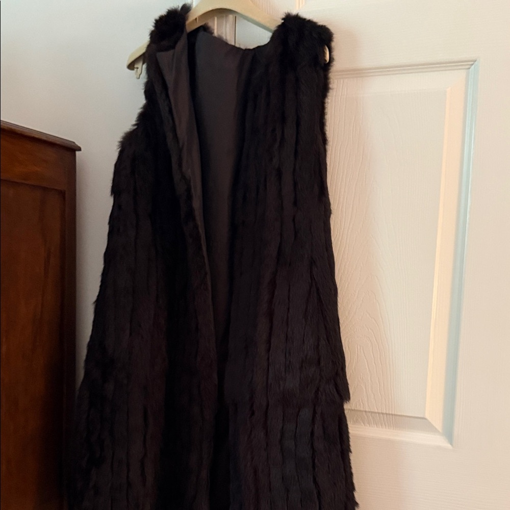 Elegant Black Faux Fur Vest